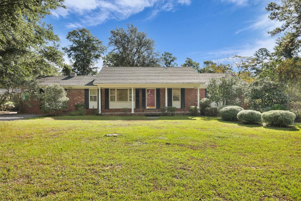 208 George Street, Walterboro, SC 29488