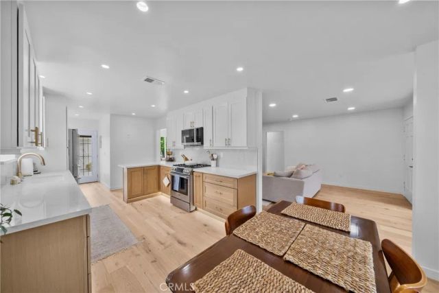 1006 E Ridgewood St, Long Beach, CA 90807