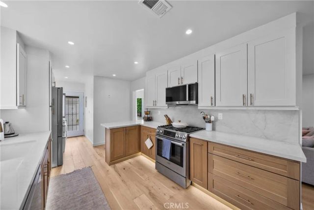 1006 E Ridgewood St, Long Beach, CA 90807