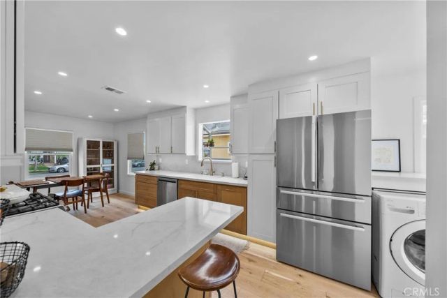 1006 E Ridgewood St, Long Beach, CA 90807