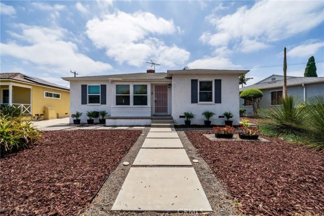1006 E Ridgewood St, Long Beach, CA 90807