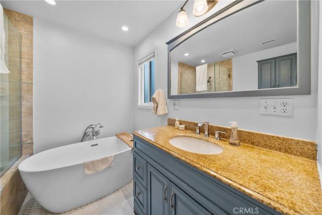 1006 E Ridgewood St, Long Beach, CA 90807