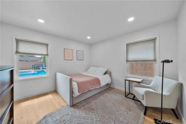 1006 E Ridgewood St, Long Beach, CA 90807