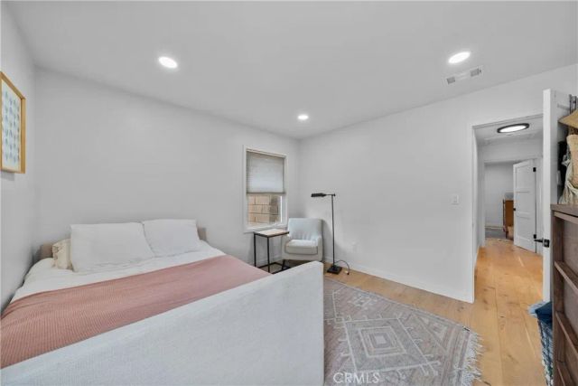 1006 E Ridgewood St, Long Beach, CA 90807