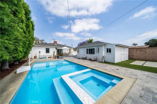 1006 E Ridgewood St, Long Beach, CA 90807
