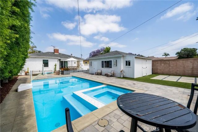 1006 E Ridgewood St, Long Beach, CA 90807