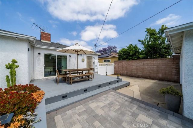 1006 E Ridgewood St, Long Beach, CA 90807