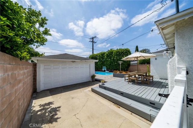 1006 E Ridgewood St, Long Beach, CA 90807