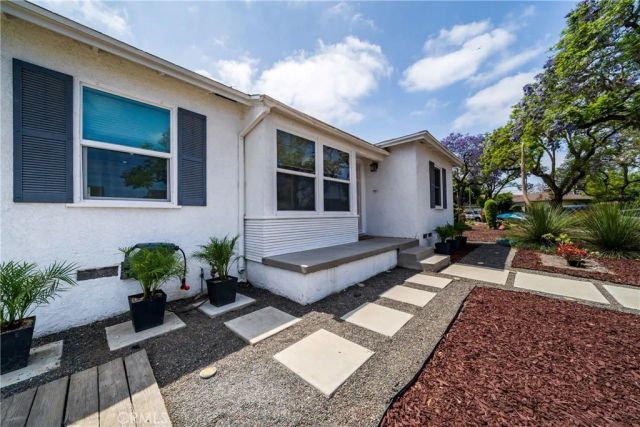 1006 E Ridgewood St, Long Beach, CA 90807