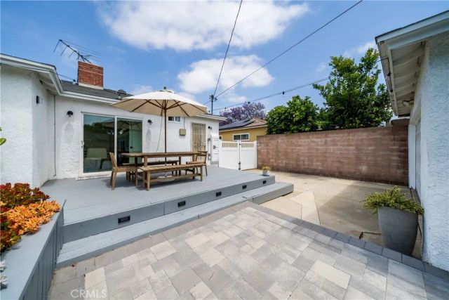 1006 E Ridgewood St, Long Beach, CA 90807