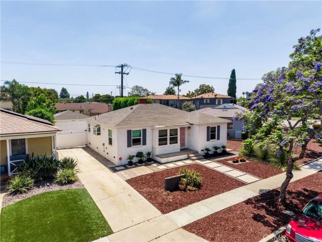 1006 E Ridgewood St, Long Beach, CA 90807