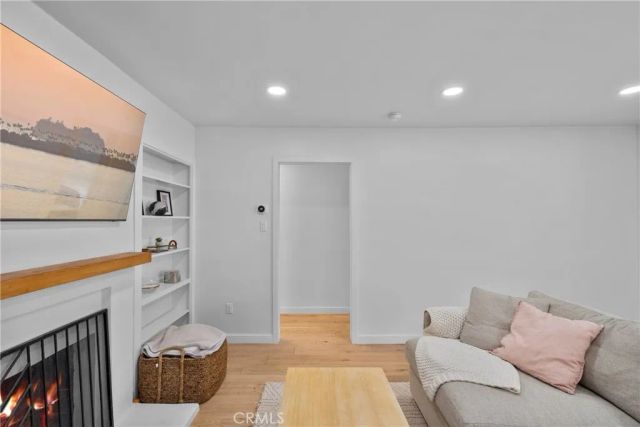 1006 E Ridgewood St, Long Beach, CA 90807