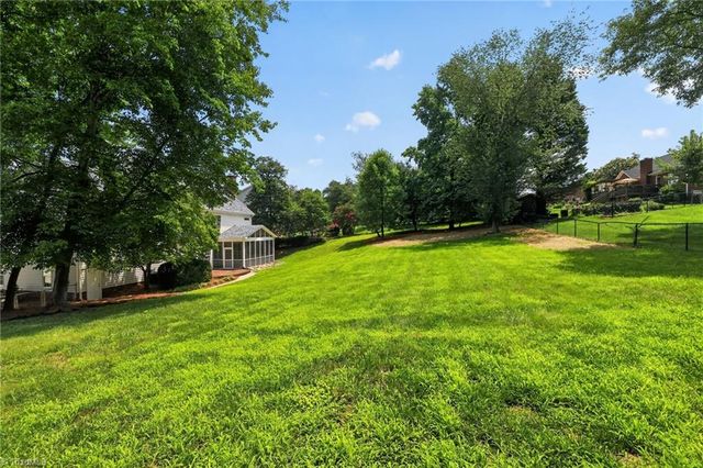 100 Claron Court, Clemmons, NC 27012