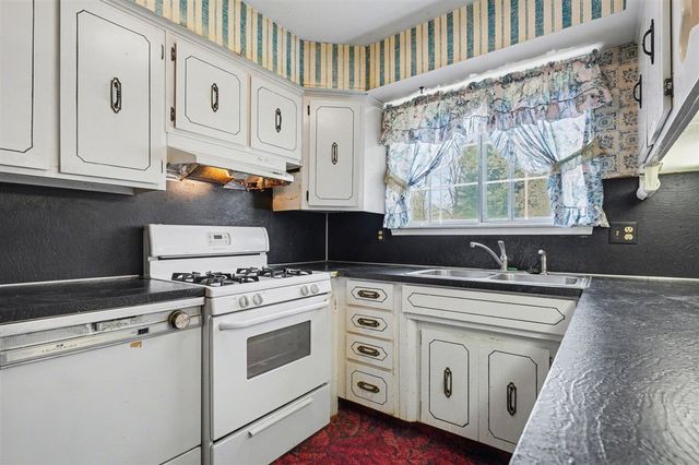 7639 Walcott Street, Portage, MI 49024