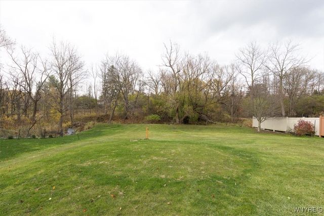 25 Cove Hollow, West Seneca, NY 14224