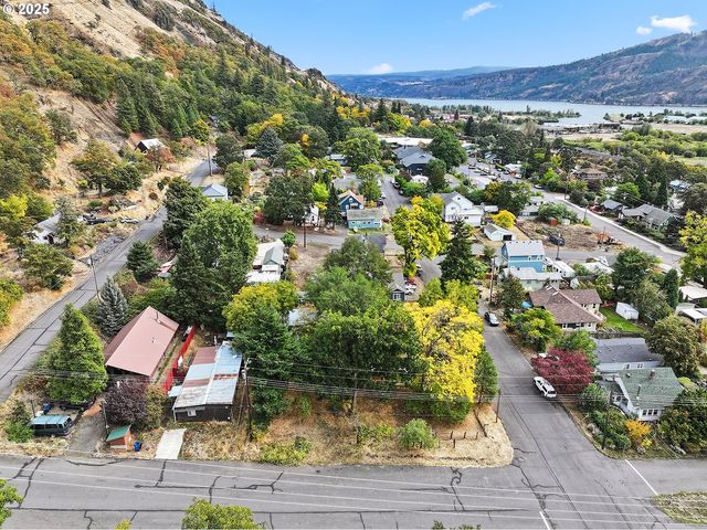 E Franklin St, Bingen, WA 98605