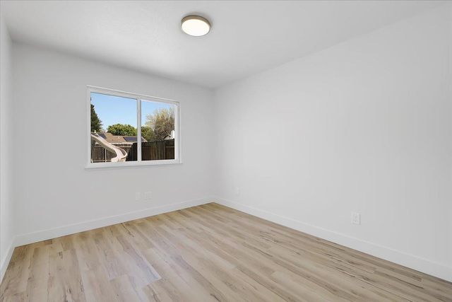 1571 Coats Dr, Yuba City, CA 95993