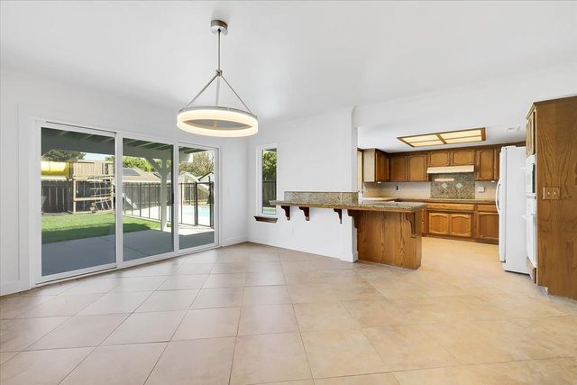 1571 Coats Dr, Yuba City, CA 95993