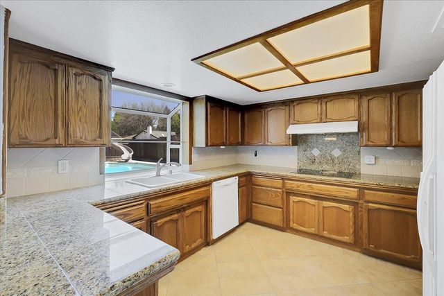 1571 Coats Dr, Yuba City, CA 95993