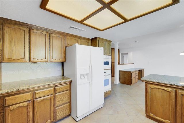 1571 Coats Dr, Yuba City, CA 95993