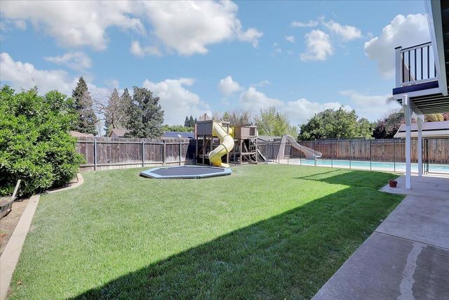 1571 Coats Dr, Yuba City, CA 95993