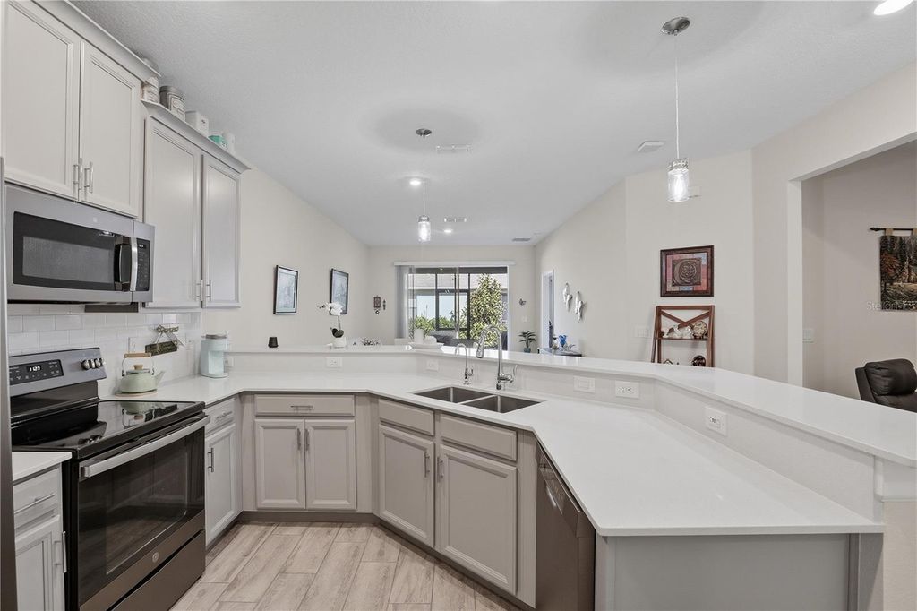 Image 11 of property listing at 3007 CANEEL STREET, Winter Haven, FL 33884