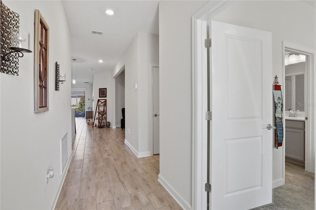 Image 4 of property listing at 3007 CANEEL STREET, Winter Haven, FL 33884