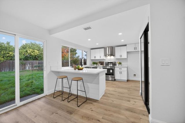 8561 Elaine Dr, Sacramento, CA 95828