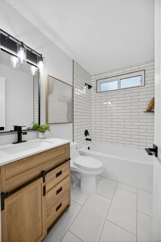 8561 Elaine Dr, Sacramento, CA 95828