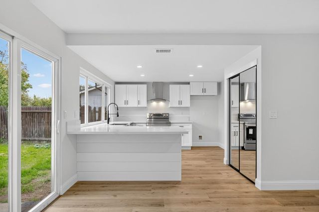 8561 Elaine Dr, Sacramento, CA 95828