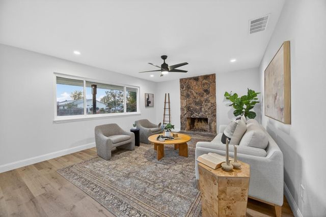 8561 Elaine Dr, Sacramento, CA 95828