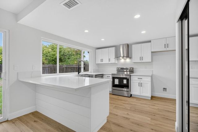 8561 Elaine Dr, Sacramento, CA 95828