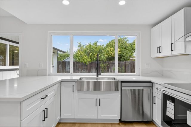 8561 Elaine Dr, Sacramento, CA 95828