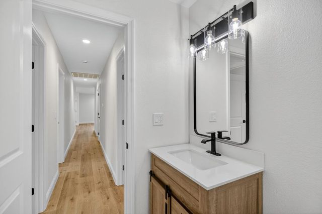 8561 Elaine Dr, Sacramento, CA 95828