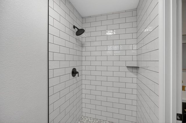 8561 Elaine Dr, Sacramento, CA 95828