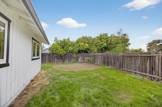 8561 Elaine Dr, Sacramento, CA 95828