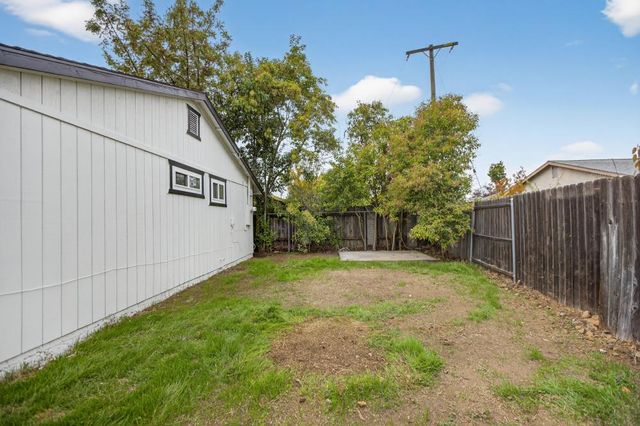 8561 Elaine Dr, Sacramento, CA 95828