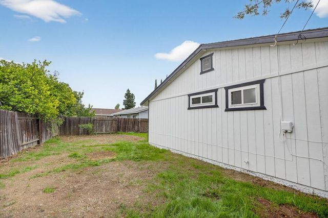 8561 Elaine Dr, Sacramento, CA 95828