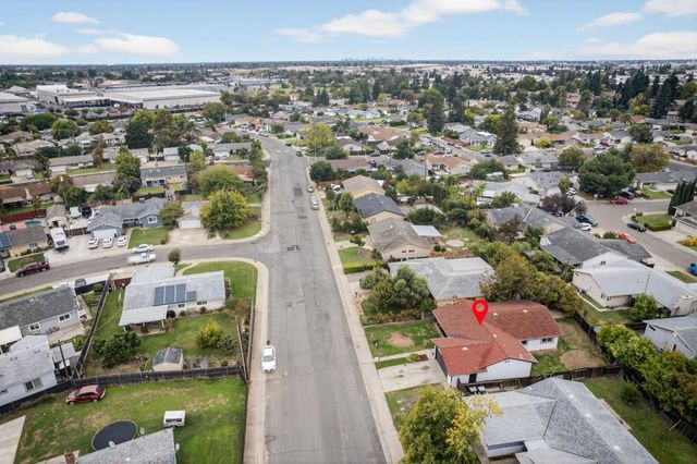 8561 Elaine Dr, Sacramento, CA 95828