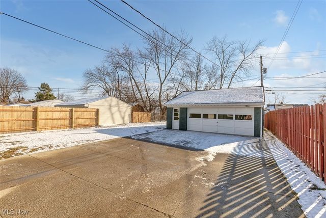 15800 Steinway Boulevard, Maple Heights, OH 44137