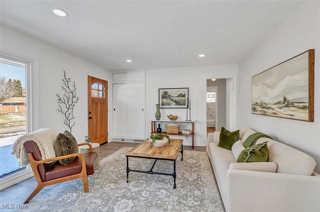 15800 Steinway Boulevard, Maple Heights, OH 44137