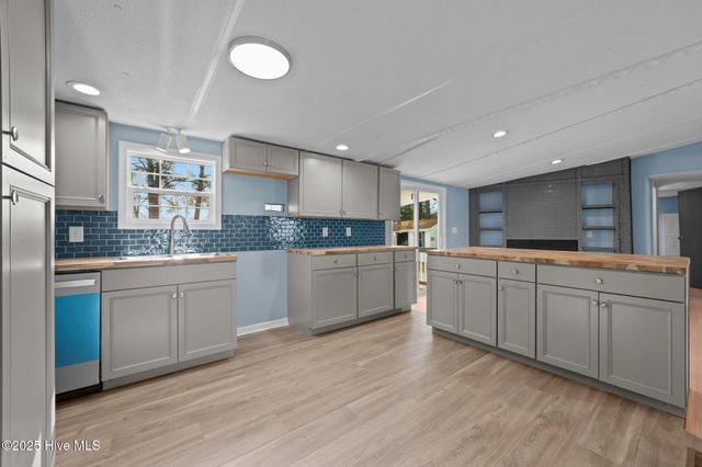 1500 Gold Leaf Drive, Winterville, NC 28590