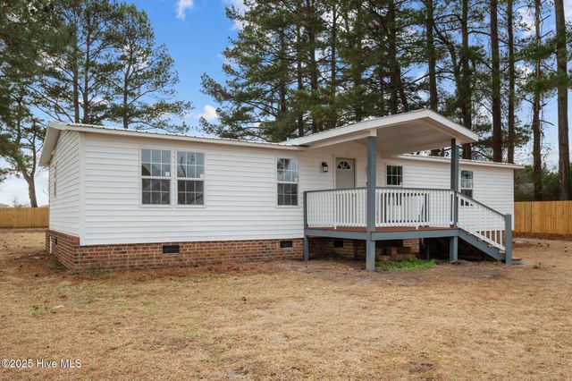 1500 Gold Leaf Drive, Winterville, NC 28590