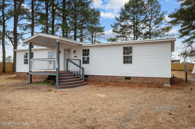 1500 Gold Leaf Drive, Winterville, NC 28590