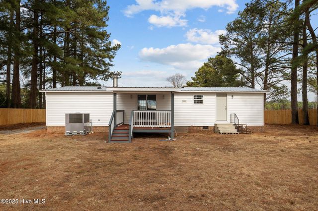 1500 Gold Leaf Drive, Winterville, NC 28590