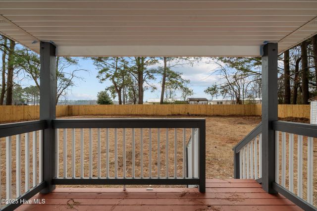 1500 Gold Leaf Drive, Winterville, NC 28590