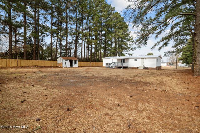 1500 Gold Leaf Drive, Winterville, NC 28590
