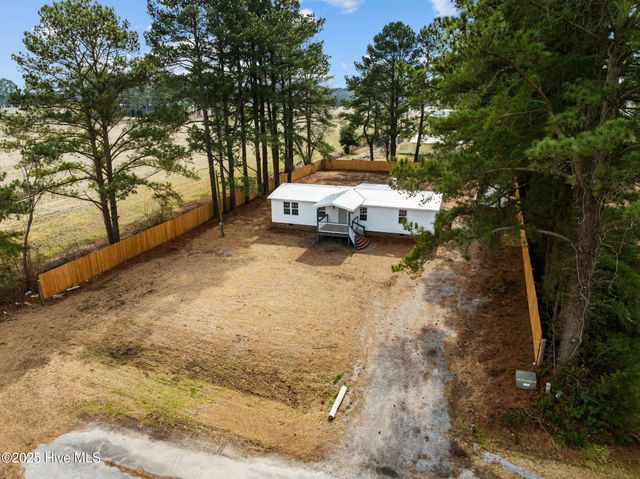1500 Gold Leaf Drive, Winterville, NC 28590