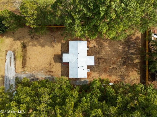 1500 Gold Leaf Drive, Winterville, NC 28590