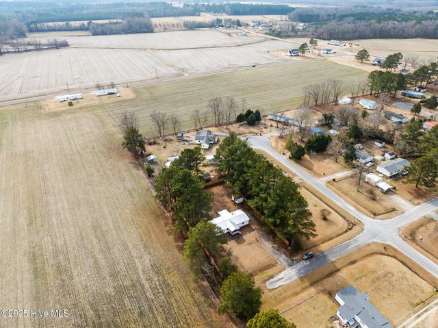 1500 Gold Leaf Drive, Winterville, NC 28590